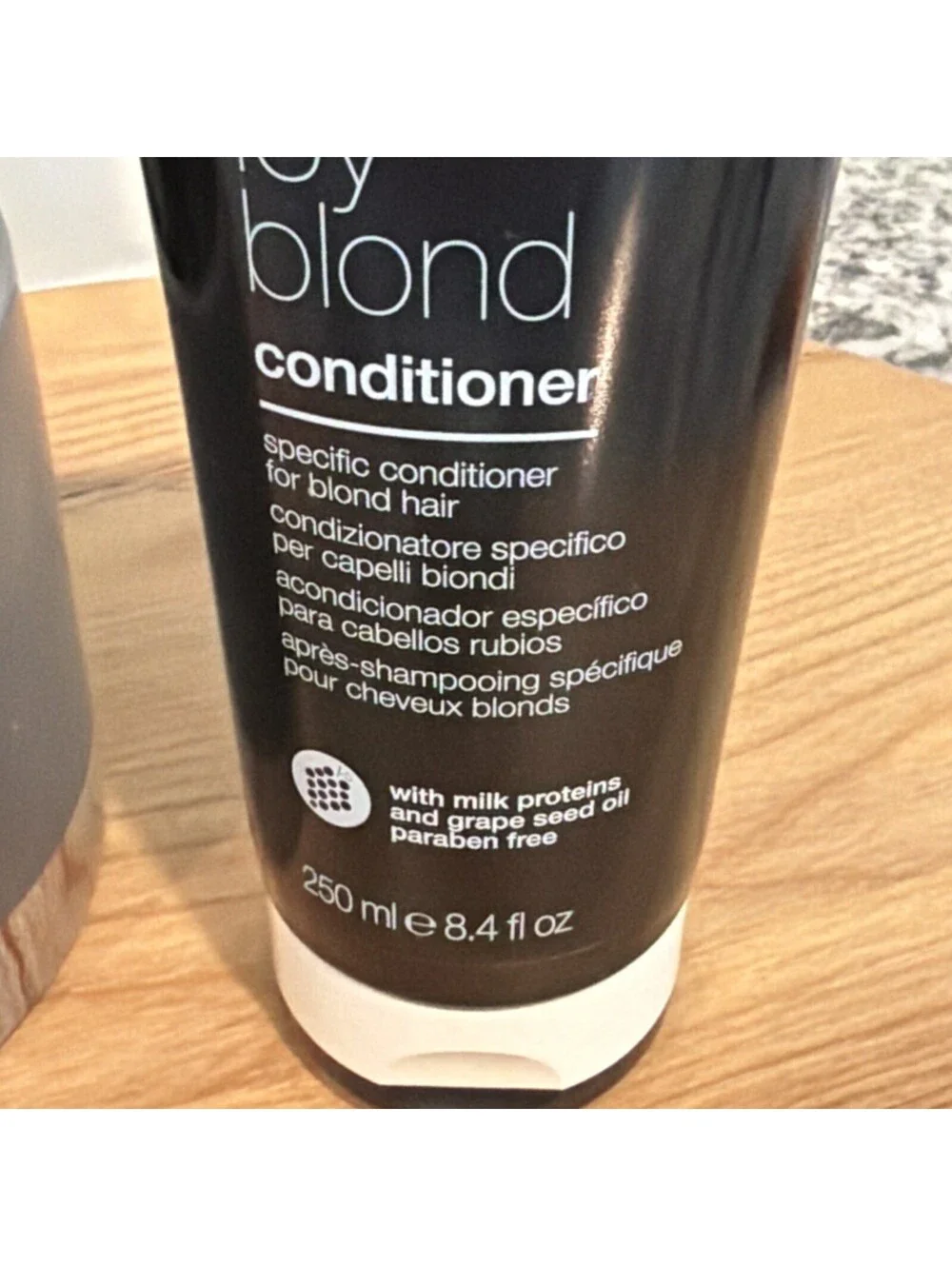 Milk_Shake Icy Blond Conditioner, Black Pigment for Platinum Hair 8.4oz, New